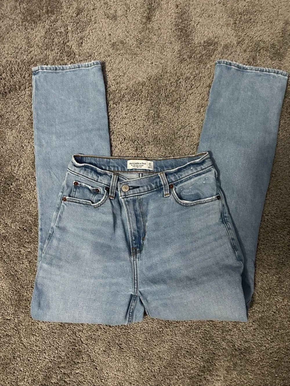 Abercrombie & Fitch these abercrombie
